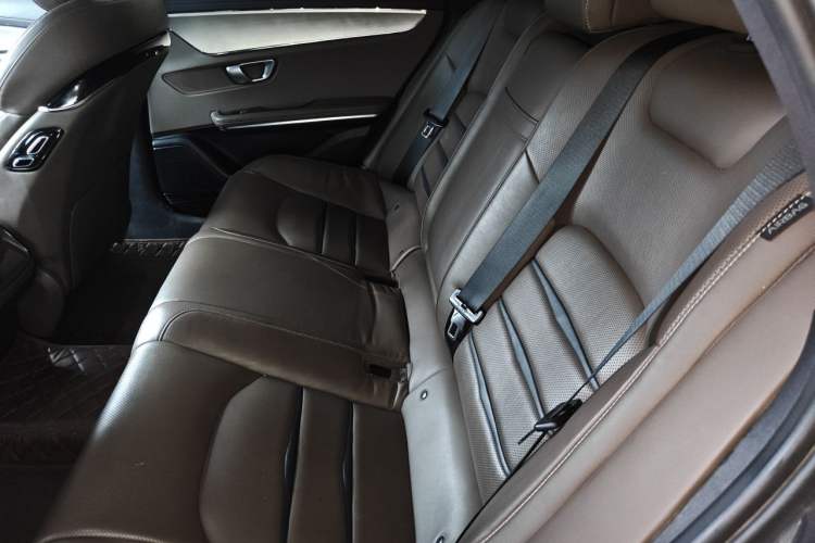 Used BYD Han 2020 DM Four-Wheel Drive Performance Edition Luxury Model Left Rear Seat