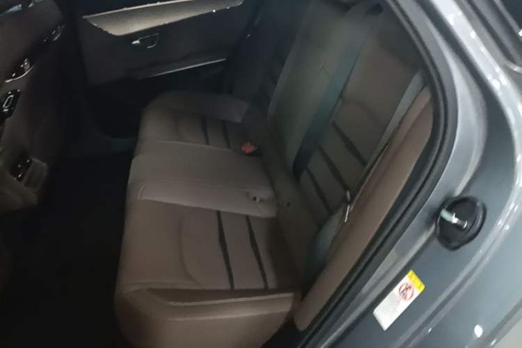 Used BYD Han 2020 DM Four-Wheel Drive Performance Edition Luxury Model Left Rear Seat