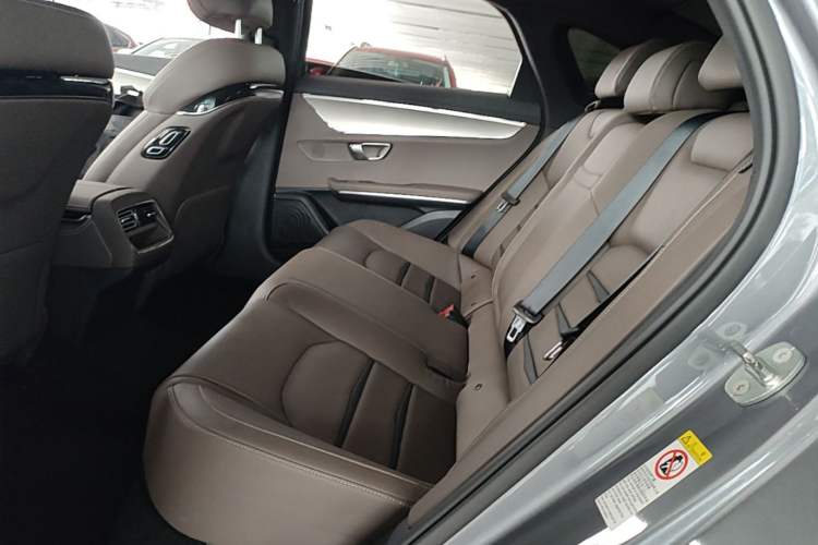 Used BYD Han 2020 DM Four-Wheel Drive Performance Edition Luxury Model Left Rear Seat