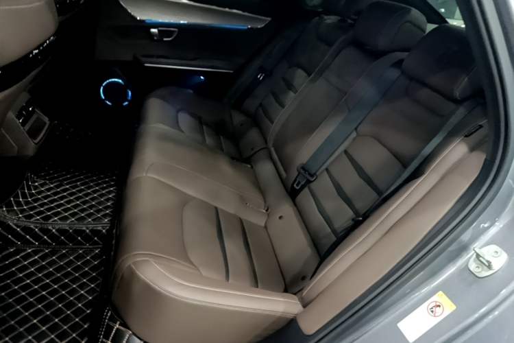 Used BYD Han 2020 DM Four-Wheel Drive Performance Edition Luxury Model Left Rear Seat