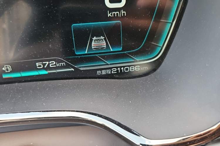 Used BYD Han 2020 DM Four-Wheel Drive Performance Edition Luxury Model Odometer Close Up