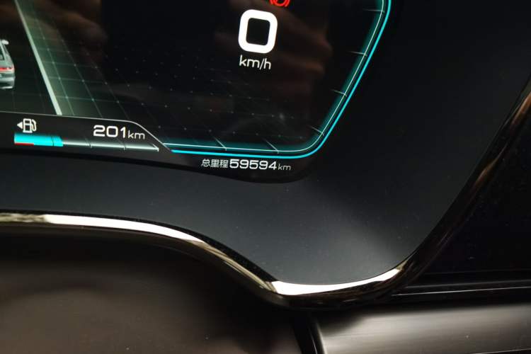 Used BYD Han 2020 DM Four-Wheel Drive Performance Edition Luxury Model Odometer Close Up