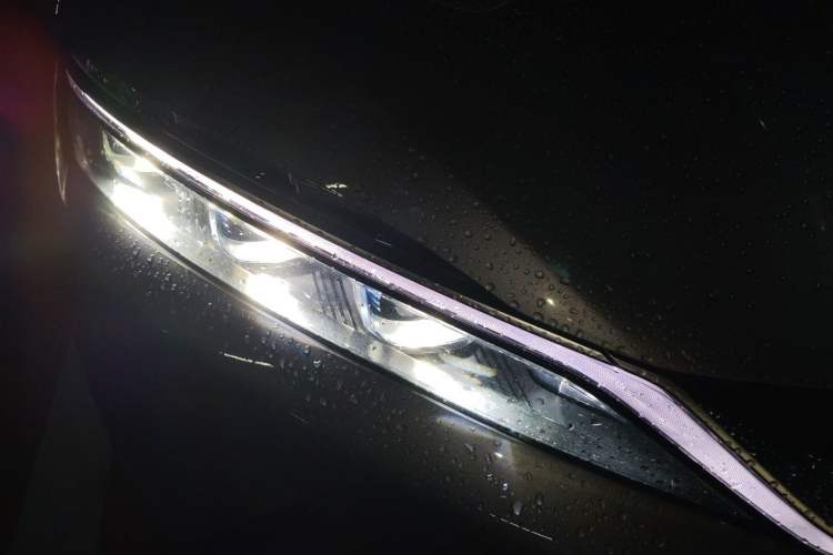 Used BYD Han 2020 EV Long-Range Luxury Model Right Front Headlight