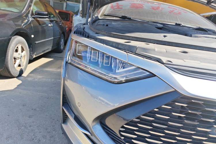 Used BYD Han 2020 DM Four-Wheel Drive Performance Edition Luxury Model Right Front Headlight