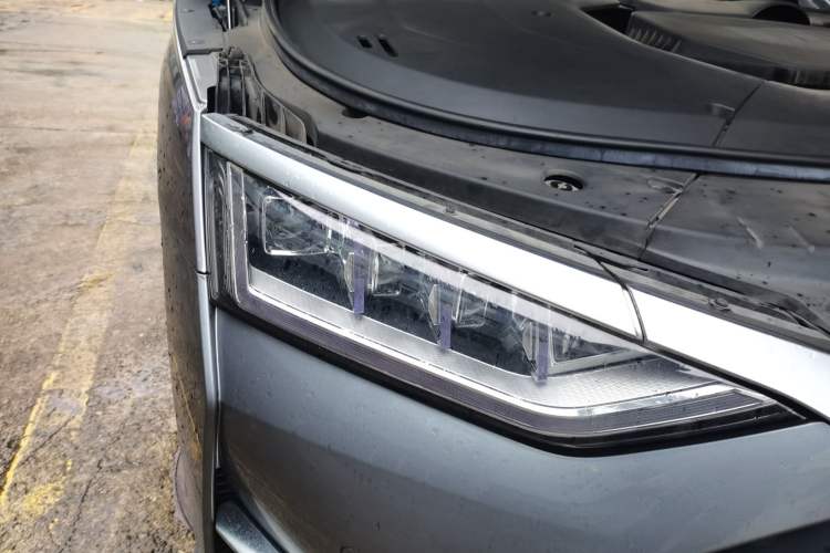Used BYD Han 2020 DM Four-Wheel Drive Performance Edition Luxury Model Right Front Headlight