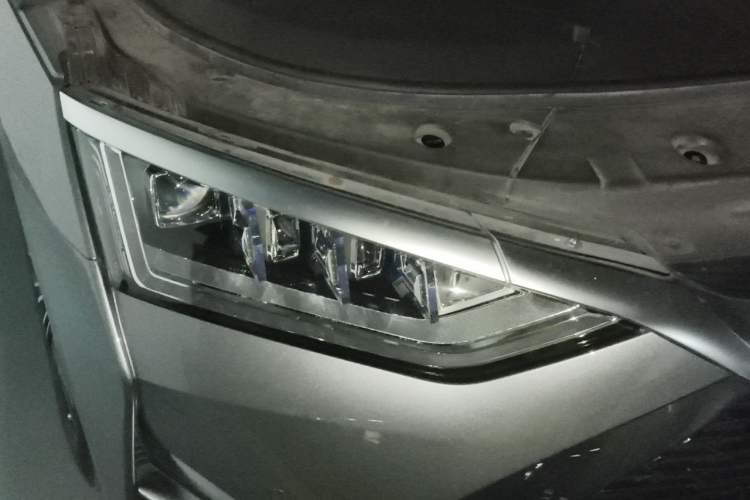 Used BYD Han 2020 DM Four-Wheel Drive Performance Edition Luxury Model Right Front Headlight