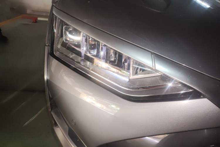 Used BYD Han 2020 DM Four-Wheel Drive Performance Edition Prestige Model Right Front Headlight