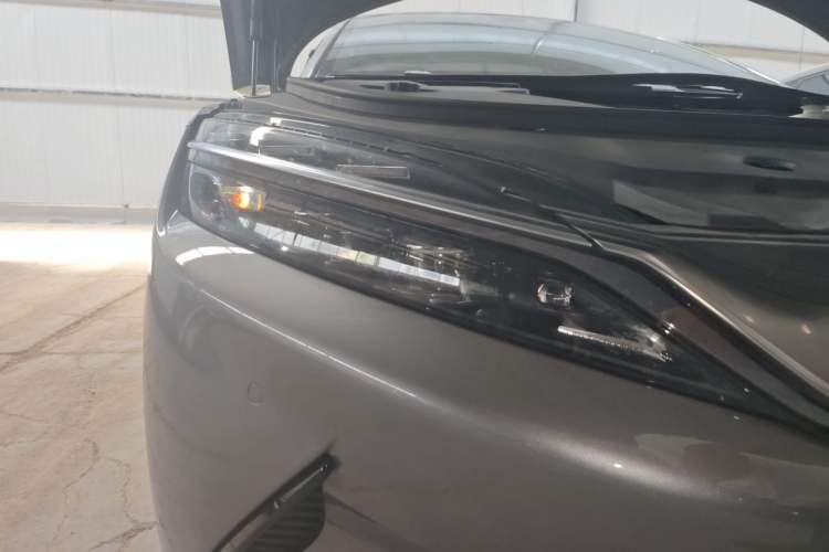 Used BYD Han 2020 EV Long-Range Luxury Model Right Front Headlight