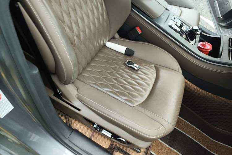 Used BYD Han 2020 EV Long-Range Deluxe Model Right Front Seat