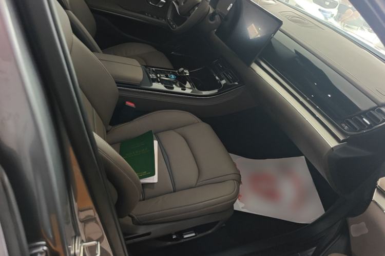 Used BYD Han 2020 DM Four-Wheel Drive Performance Edition Luxury Model Right Front Seat