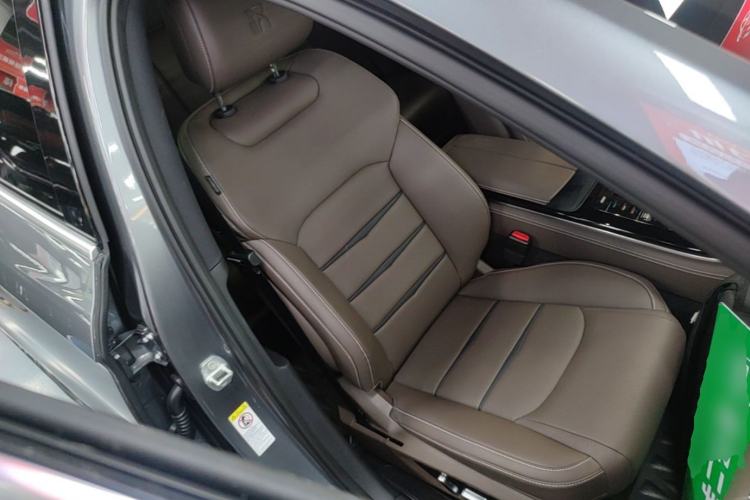 Used BYD Han 2020 DM Four-Wheel Drive Performance Edition Luxury Model Right Front Seat