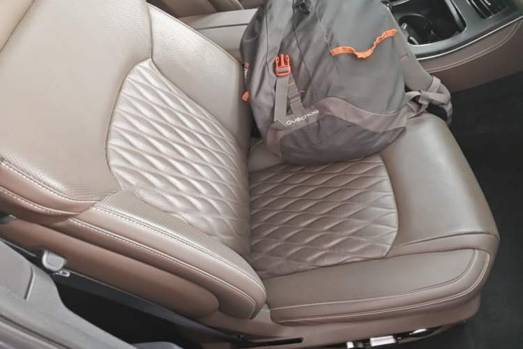 Used BYD Han 2020 DM Four-Wheel Drive Performance Edition Prestige Model Right Front Seat