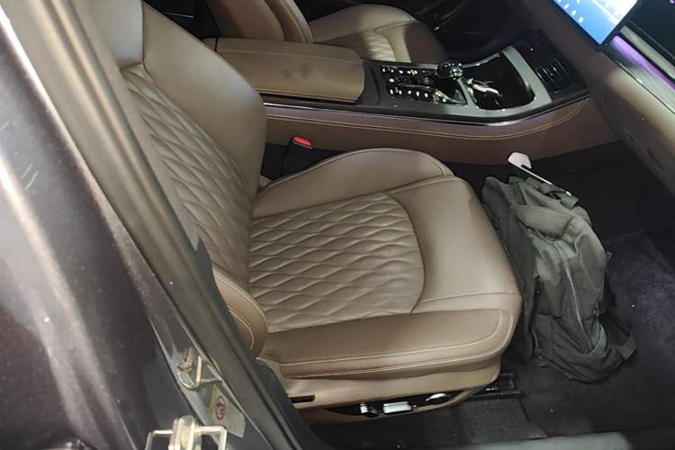 Used BYD Han 2020 DM Four-Wheel Drive Performance Edition Prestige Model Right Front Seat