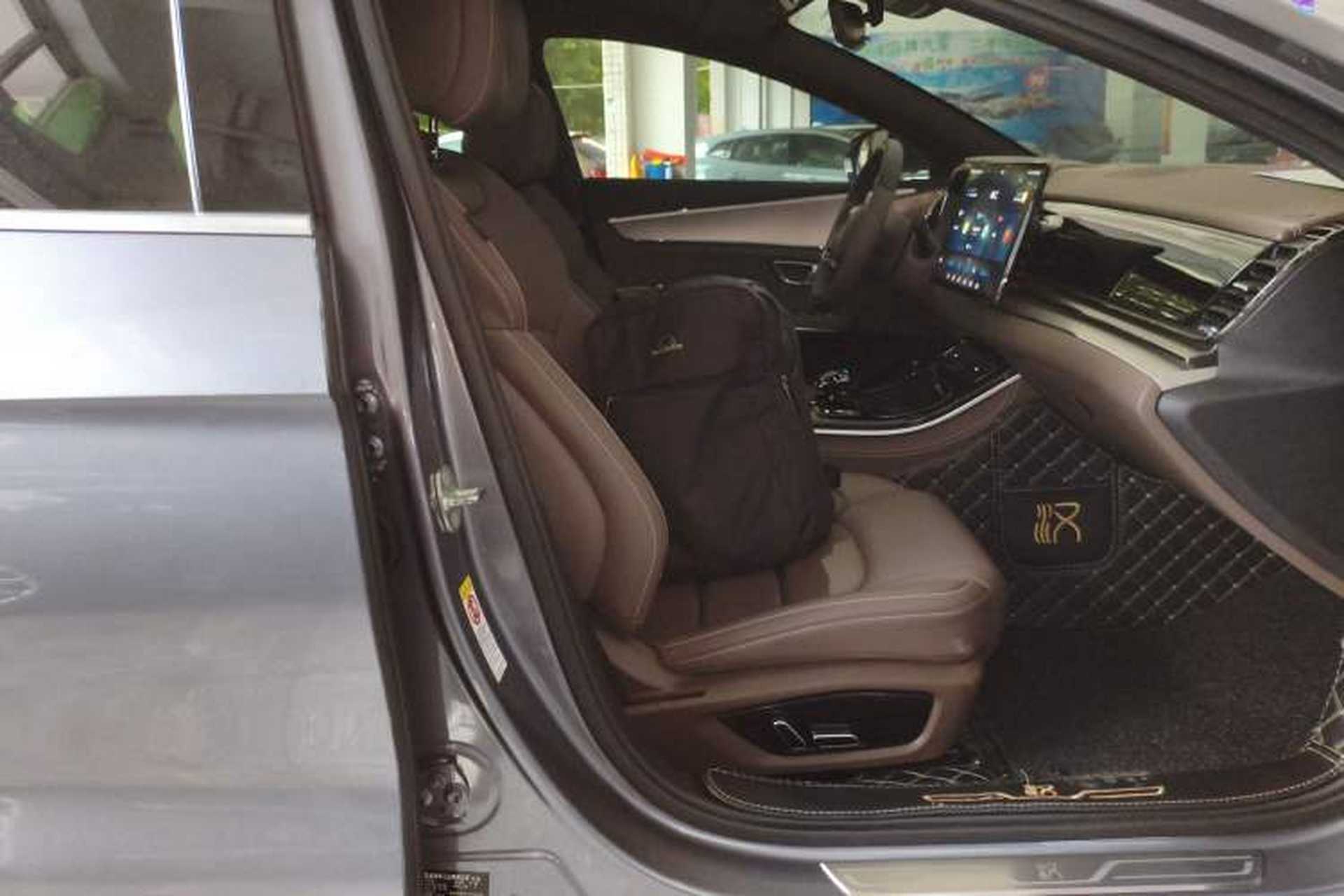 Used BYD Han 2020 DM Four-Wheel Drive Performance Edition Luxury Model Right Front Seat