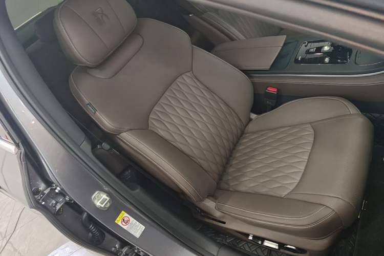 Used BYD Han 2020 EV Long-Range Deluxe Model Right Front Seat