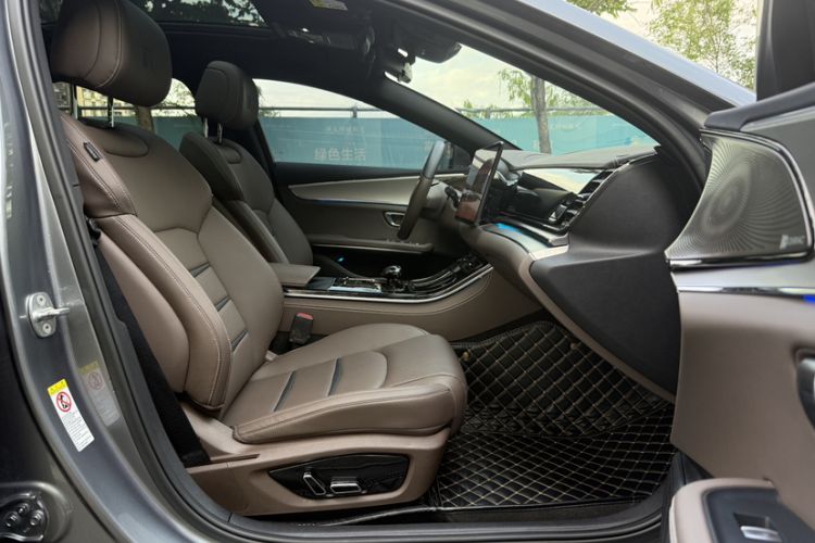 Used BYD Han 2020 DM Four-Wheel Drive Performance Edition Luxury Model Right Front Seat