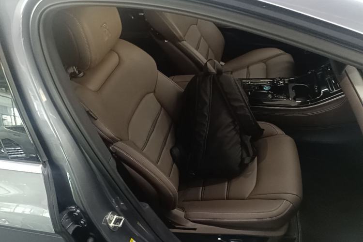 Used BYD Han 2020 DM Four-Wheel Drive Performance Edition Luxury Model Right Front Seat