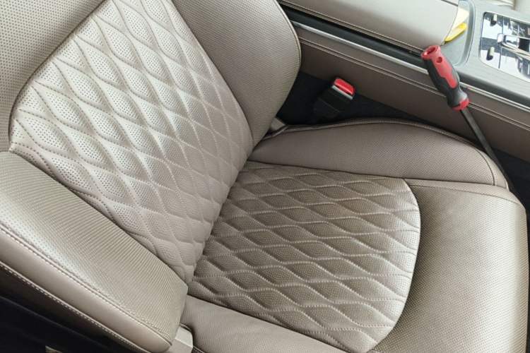 Used BYD Han 2020 DM Four-Wheel Drive Performance Edition Prestige Model Right Front Seat
