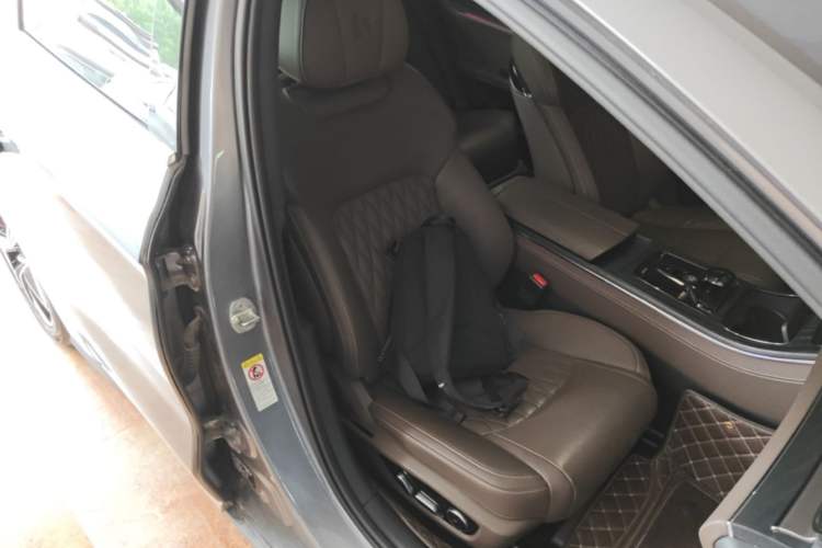 Used BYD Han 2020 EV Four-Wheel Drive High-Performance Flagship Model Right Front Seat