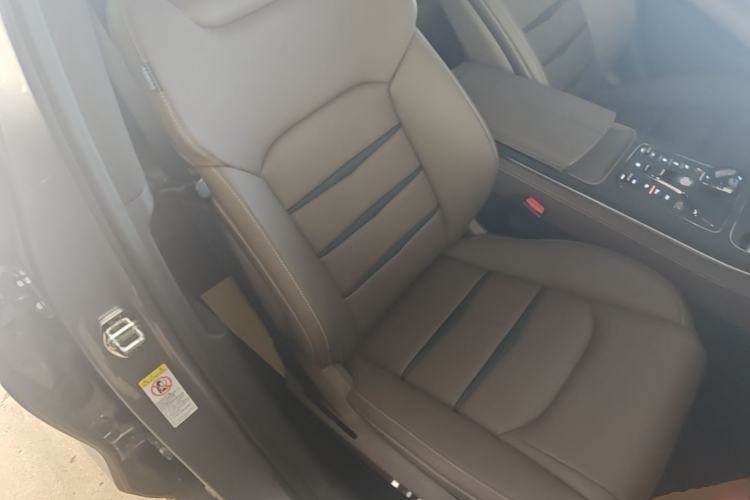 Used BYD Han 2020 DM Four-Wheel Drive Performance Edition Luxury Model Right Front Seat