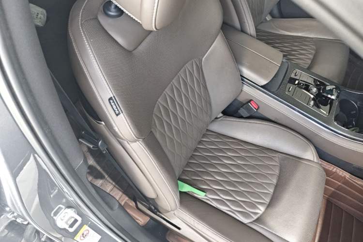 Used BYD Han 2020 EV Long-Range Deluxe Model Right Front Seat