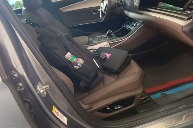 Used BYD Han 2020 DM Four-Wheel Drive Performance Edition Luxury Model Right Front Seat