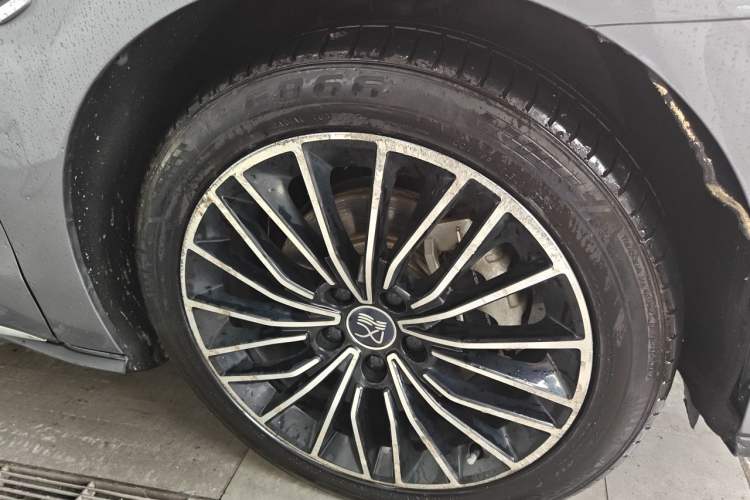 Used BYD Han 2020 DM Four-Wheel Drive Performance Edition Luxury Model Right Front Wheel Hub