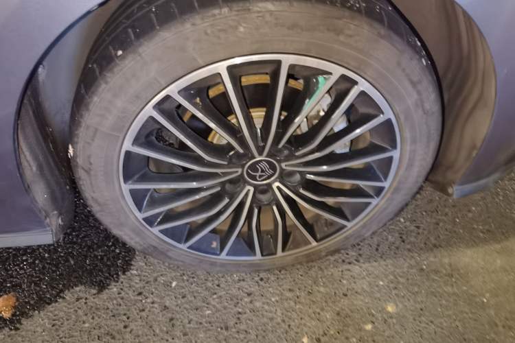 Used BYD Han 2020 EV Long-Range Luxury Model Right Front Wheel Hub