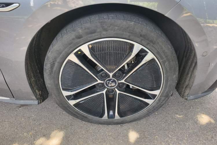 Used BYD Han 2020 EV Long-Range Deluxe Model Right Front Wheel Hub