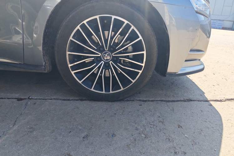 Used BYD Han 2020 DM Four-Wheel Drive Performance Edition Luxury Model Right Front Wheel Hub