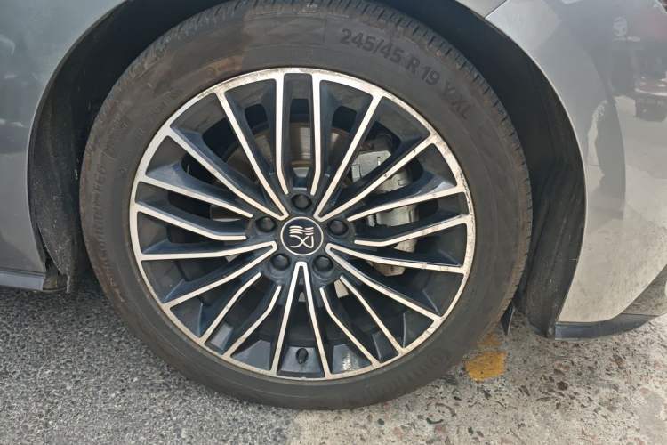 Used BYD Han 2020 EV Long-Range Luxury Model Right Front Wheel Hub