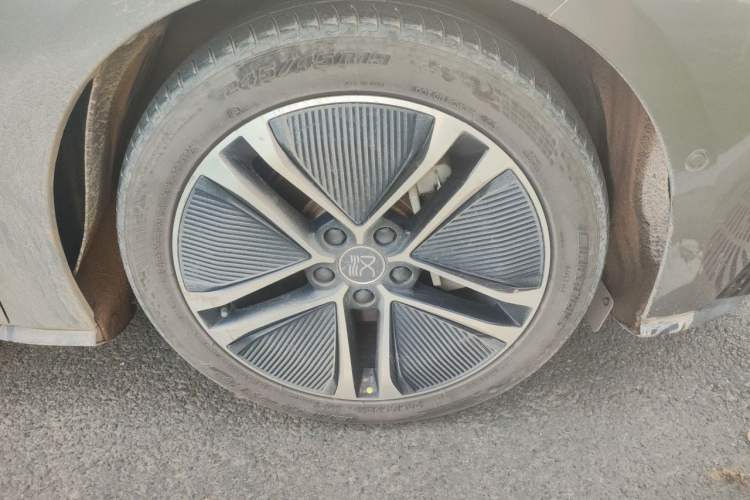 Used BYD Han 2020 EV Long-Range Deluxe Model Right Front Wheel Hub