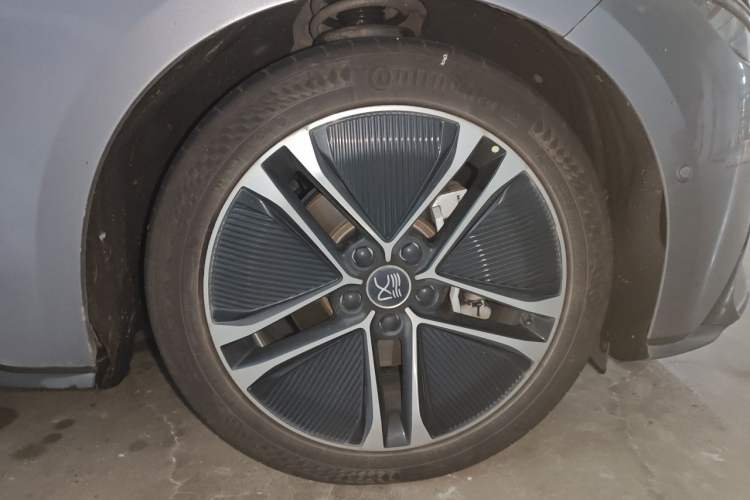 Used BYD Han 2020 EV Long-Range Deluxe Model Right Front Wheel Hub
