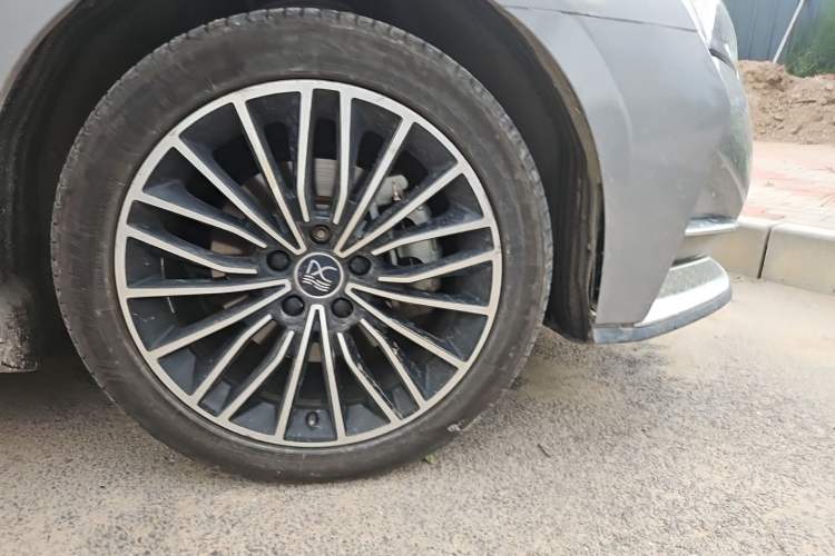Used BYD Han 2020 DM Four-Wheel Drive Performance Edition Luxury Model Right Front Wheel Hub