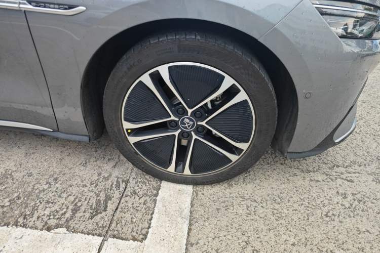 Used BYD Han 2020 EV Long-Range Deluxe Model Right Front Wheel Hub