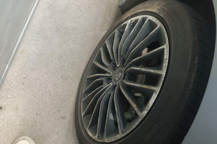 Used BYD Han 2020 EV Long-Range Luxury Model Right Front Wheel Hub