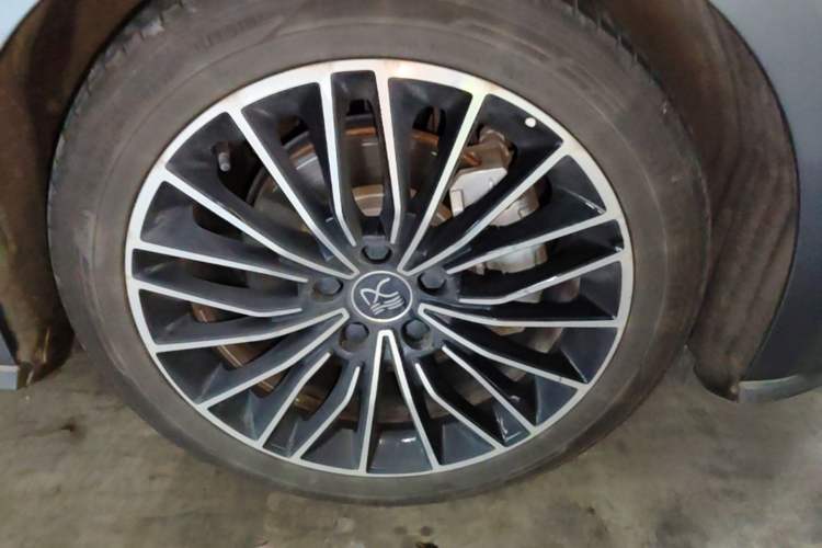 Used BYD Han 2020 EV Long-Range Luxury Model Right Front Wheel Hub