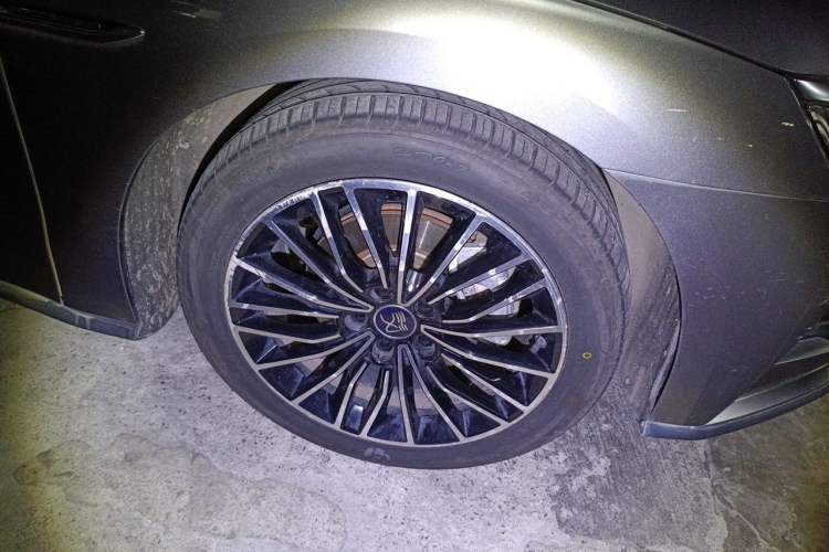 Used BYD Han 2020 DM Four-Wheel Drive Performance Edition Prestige Model Right Front Wheel Hub