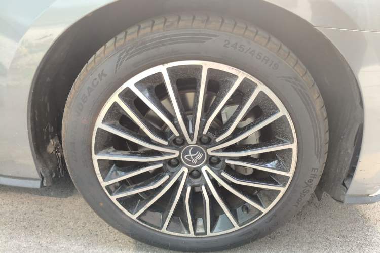 Used BYD Han 2020 DM Four-Wheel Drive Performance Edition Prestige Model Right Front Wheel Hub