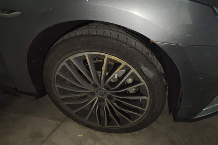 Used BYD Han 2020 DM Four-Wheel Drive Performance Edition Luxury Model Right Front Wheel Hub