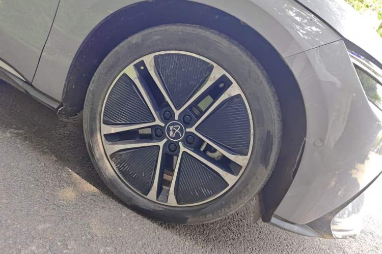 Used BYD Han 2020 EV Long-Range Deluxe Model Right Front Wheel Hub
