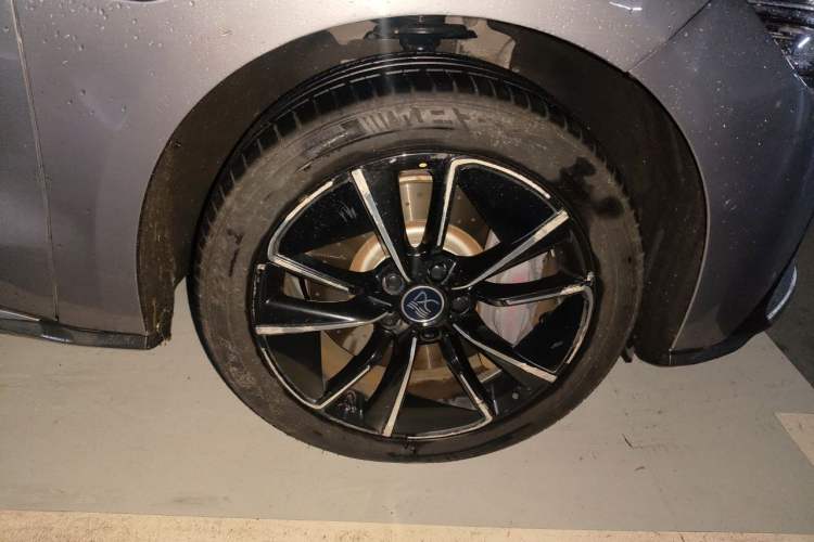 Used BYD Han 2020 EV Four-Wheel Drive High-Performance Flagship Model Right Front Wheel Hub