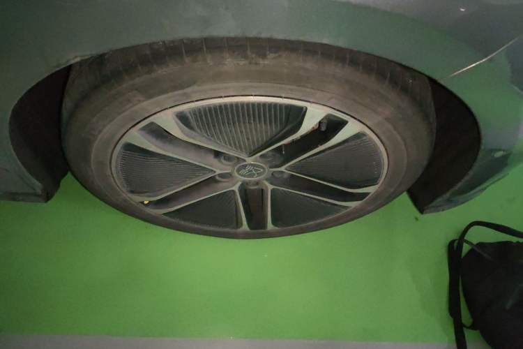 Used BYD Han 2020 EV Long-Range Deluxe Model Right Front Wheel Hub