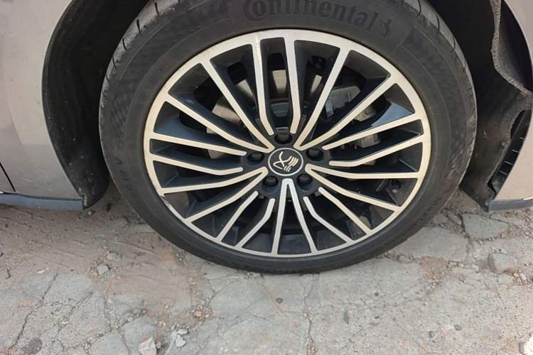 Used BYD Han 2020 DM Four-Wheel Drive Performance Edition Prestige Model Right Front Wheel Hub