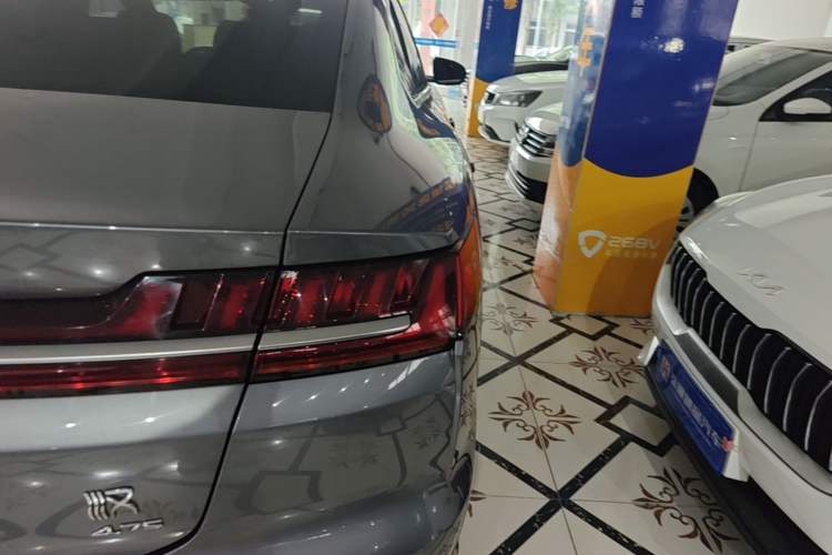 Used BYD Han 2020 DM Four-Wheel Drive Performance Edition Luxury Model Right Rear Taillight