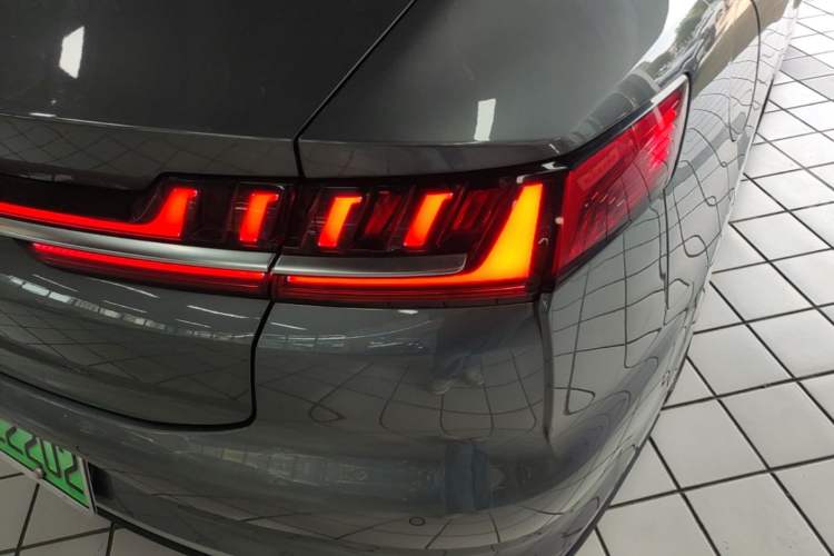 Used BYD Han 2020 DM Four-Wheel Drive Performance Edition Prestige Model Right Rear Taillight