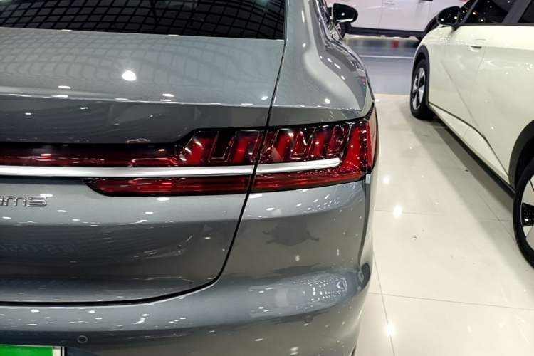 Used BYD Han 2020 DM Four-Wheel Drive Performance Edition Luxury Model Right Rear Taillight
