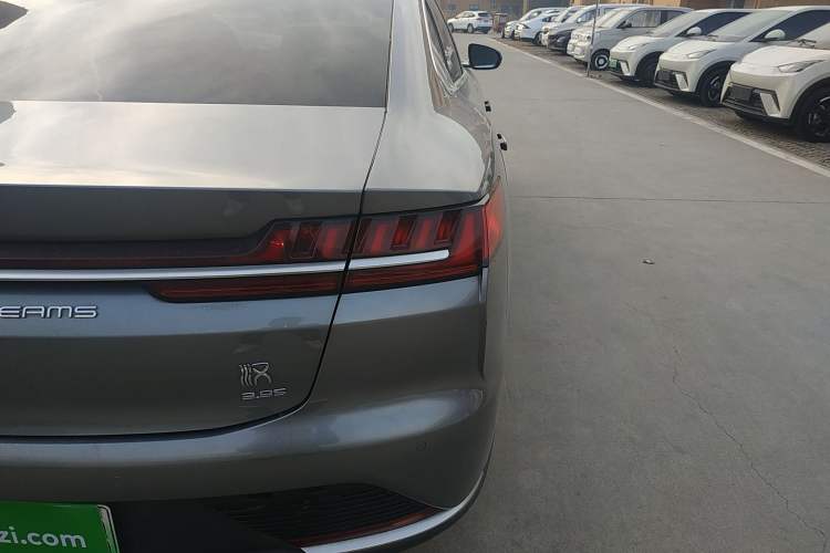 Used BYD Han 2020 EV Four-Wheel Drive High-Performance Flagship Model Right Rear Taillight