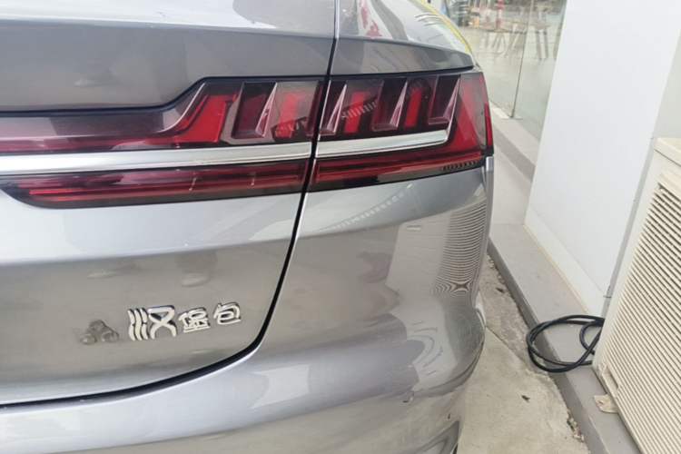 Used BYD Han 2020 DM Four-Wheel Drive Performance Edition Prestige Model Right Rear Taillight