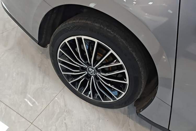 Used BYD Han 2020 DM Four-Wheel Drive Performance Edition Prestige Model Right Rear Wheel Hub